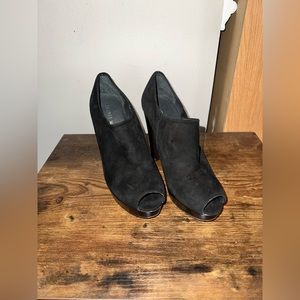 Stuart Weitzman black peep toe platform booties size 6